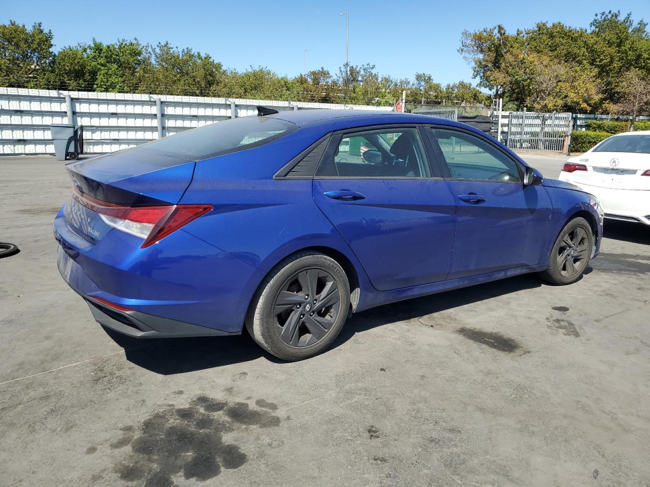 2021 Hyundai Elantra - Image 3