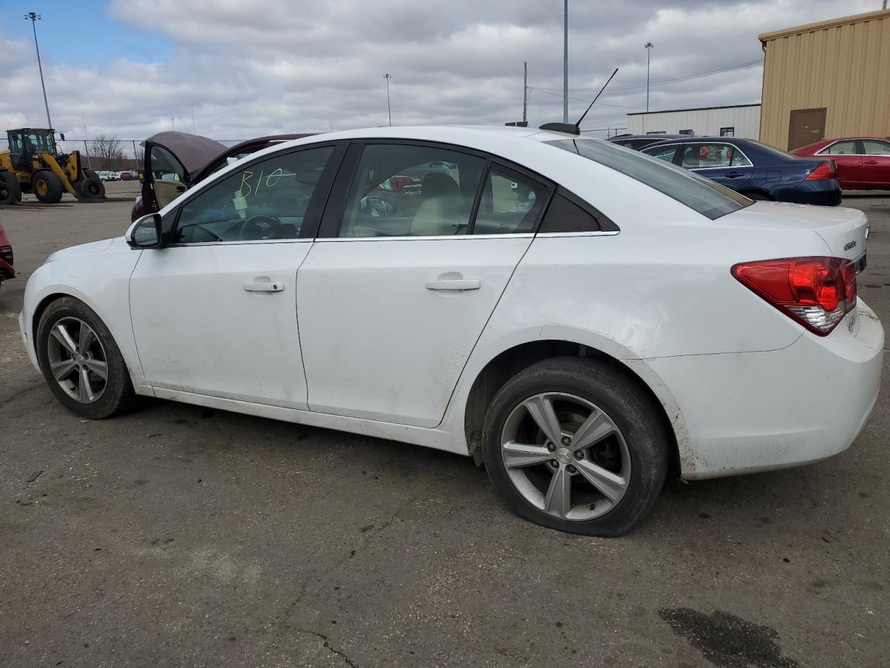 2016 Chevrolet Cruze - Image 2
