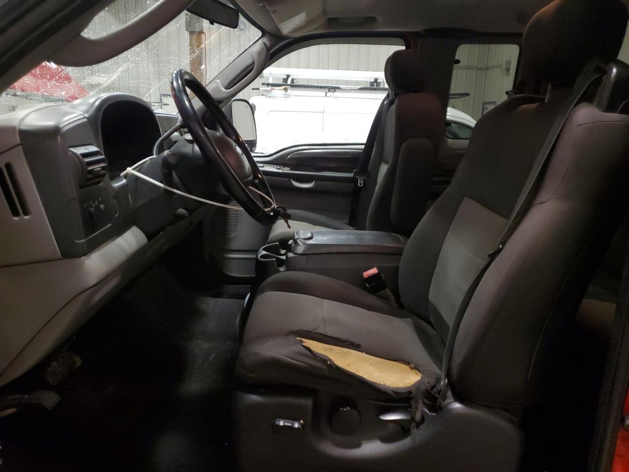 2005 Ford F250 - Image 7