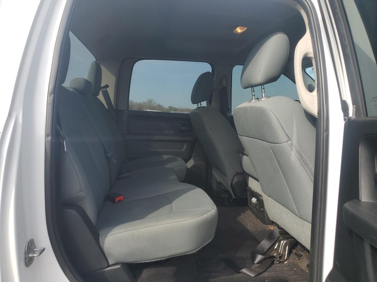 2018 RAM 1500 - Image 10