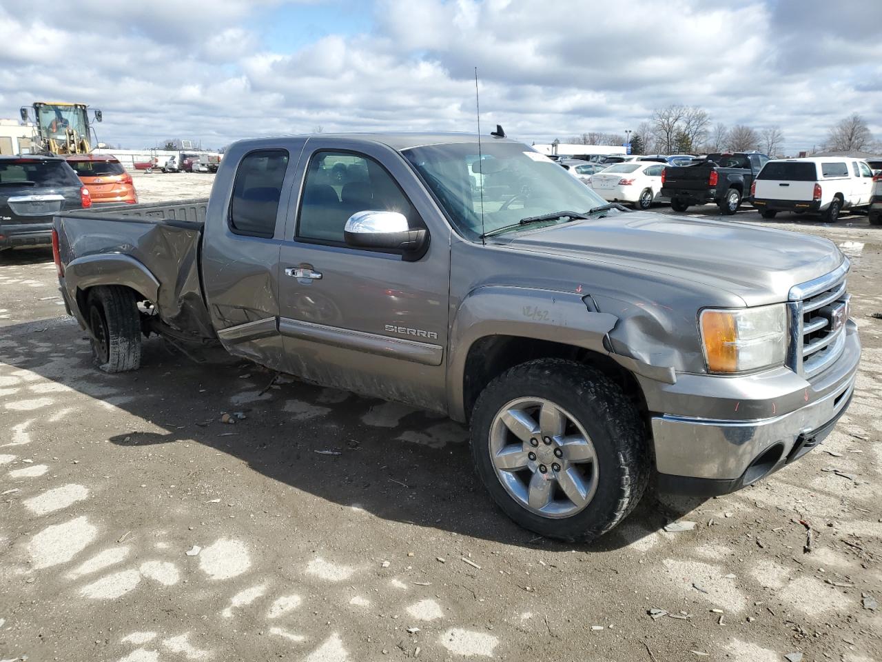 2013 GMC Sierra - Image 4