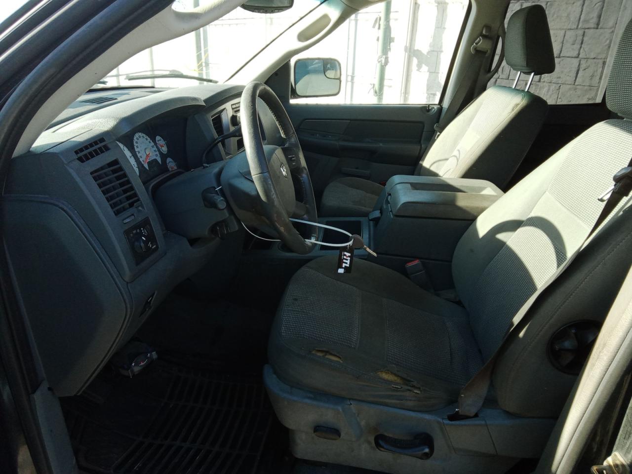 2006 Dodge RAM - Image 7