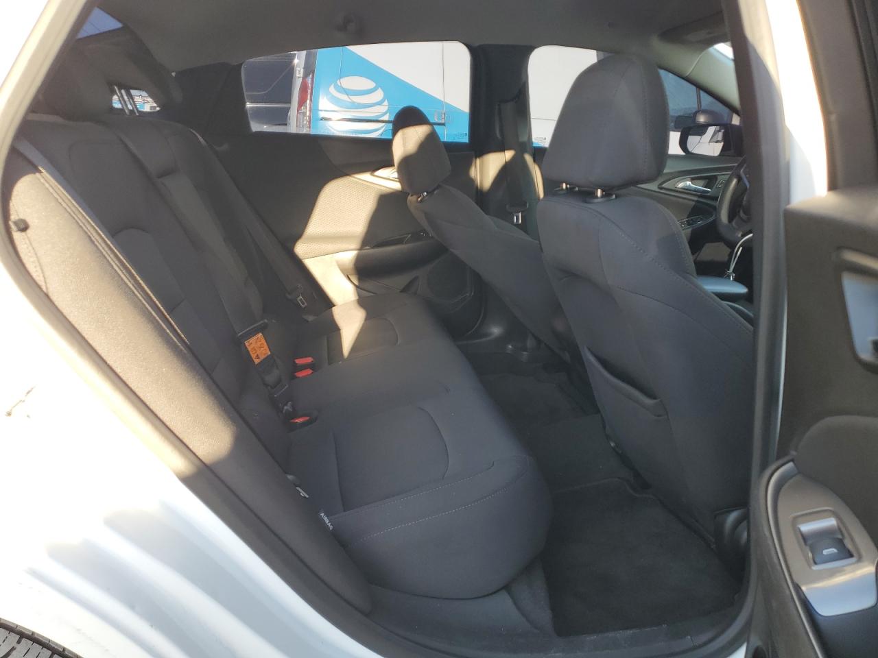 2017 Chevrolet Malibu - Image 10
