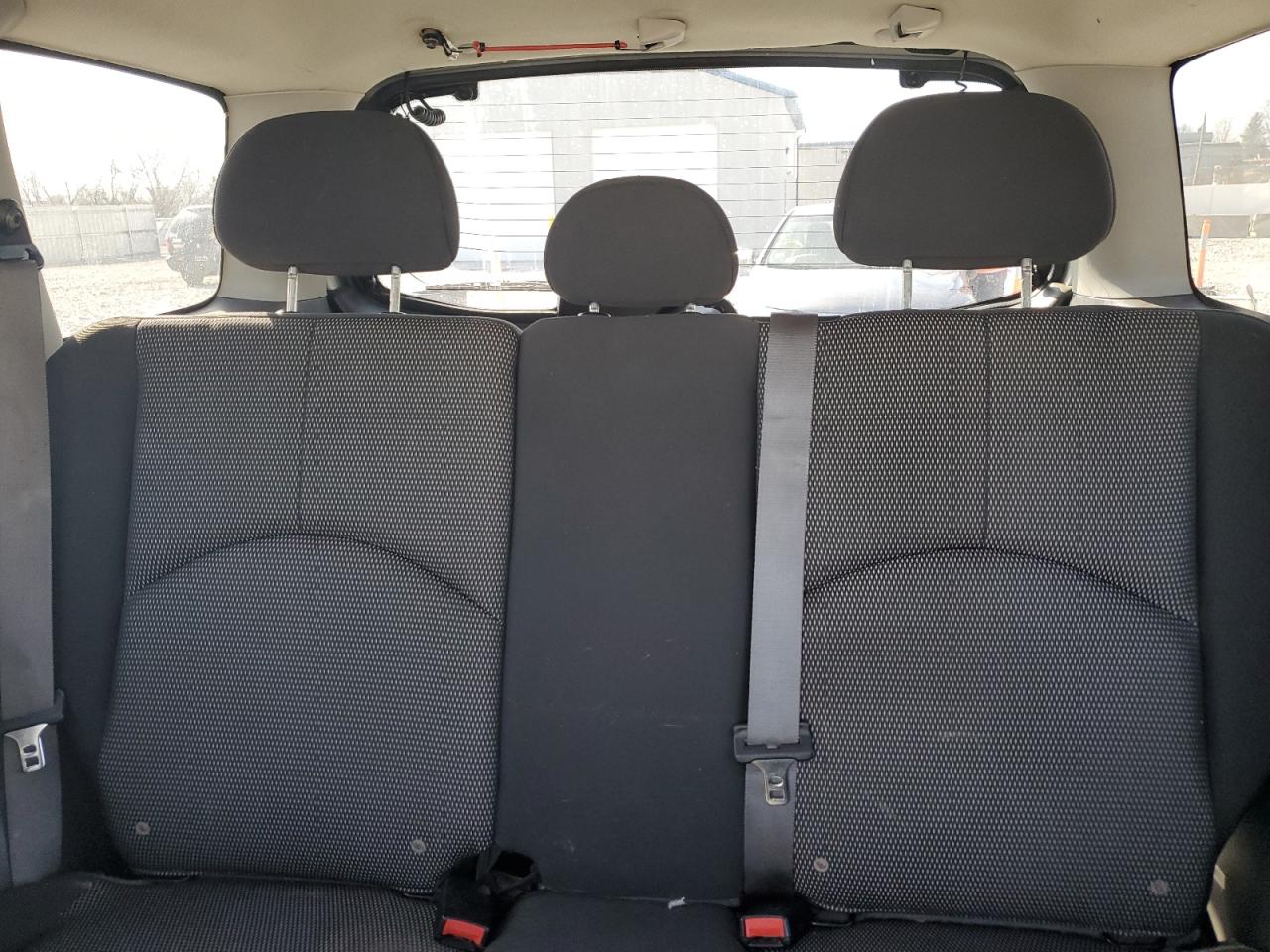 2005 Mazda Tribute - Image 10