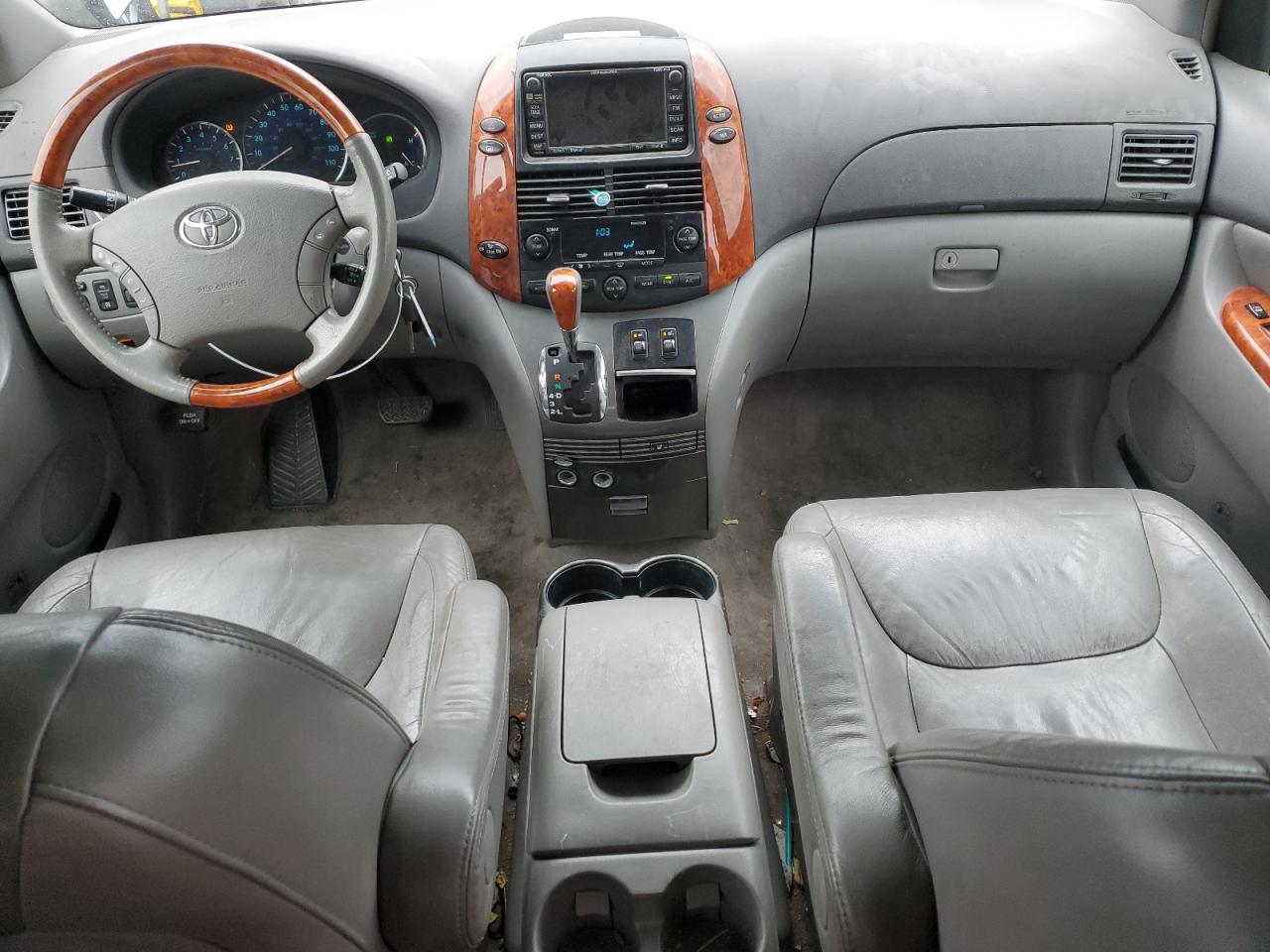 2008 Toyota Sienna - Image 8