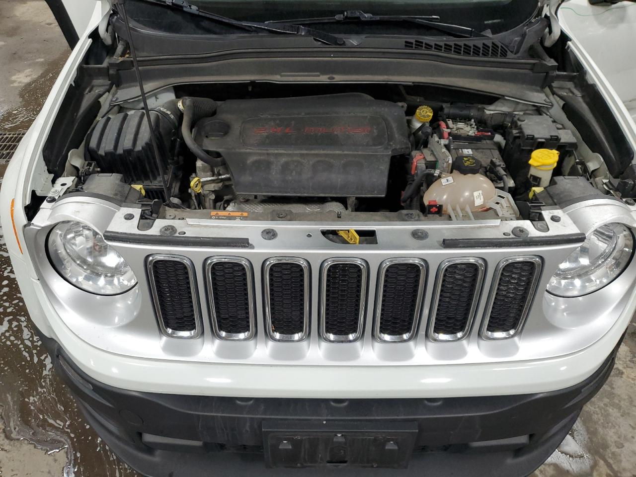 2016 Jeep Renegade - Image 13