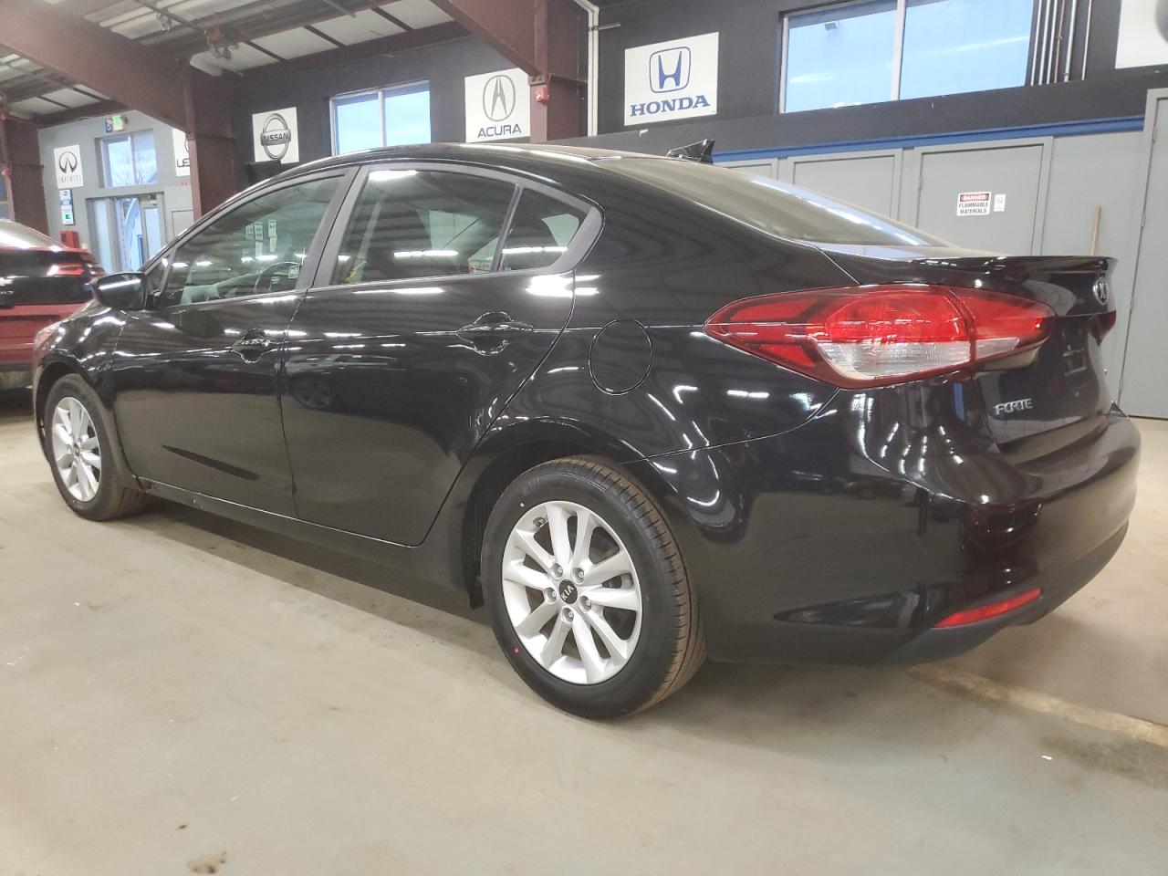 2017 Kia Forte - Image 2