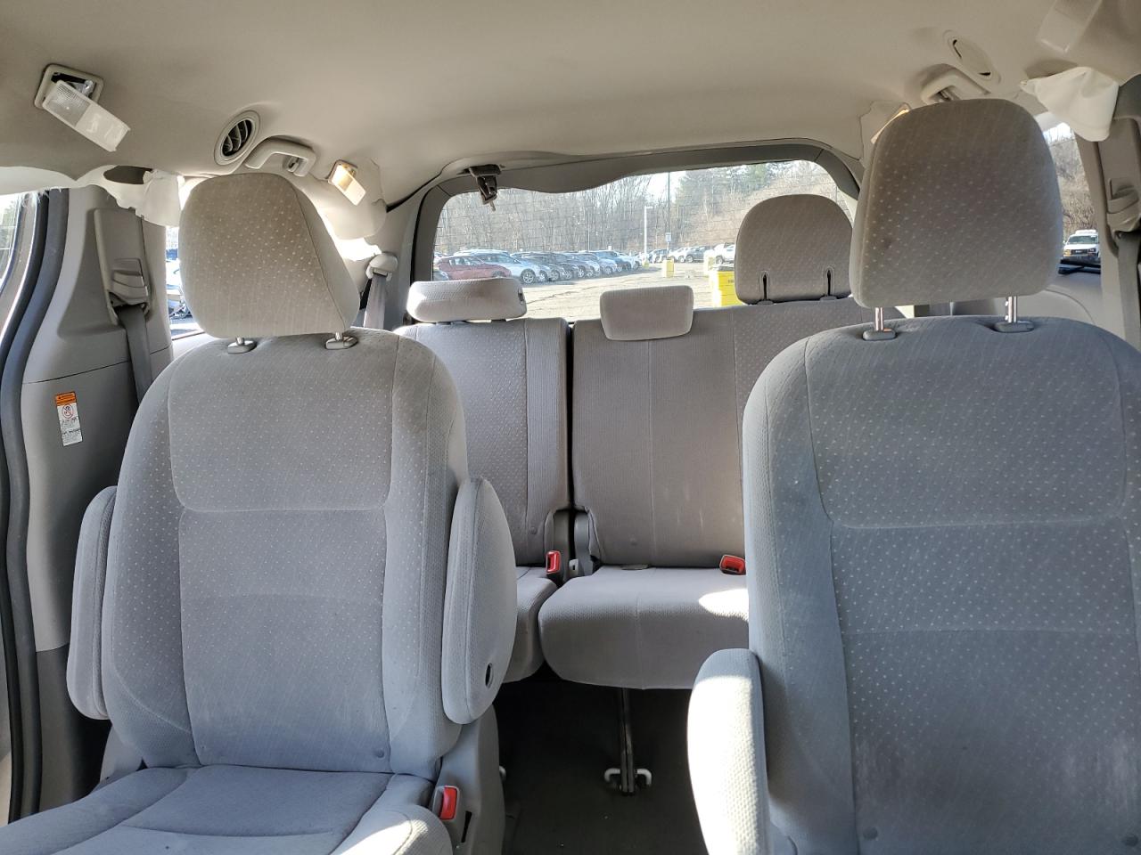 2019 Toyota Sienna - Image 10