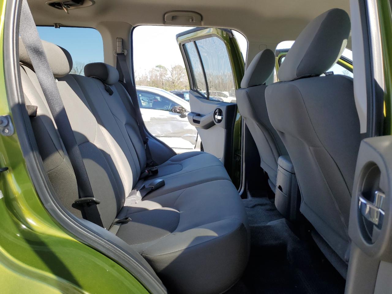 2011 Nissan XTerra - Image 12
