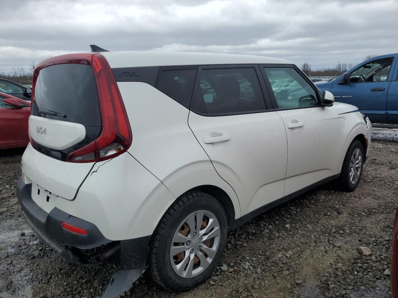 2022 Kia Soul - Image 3