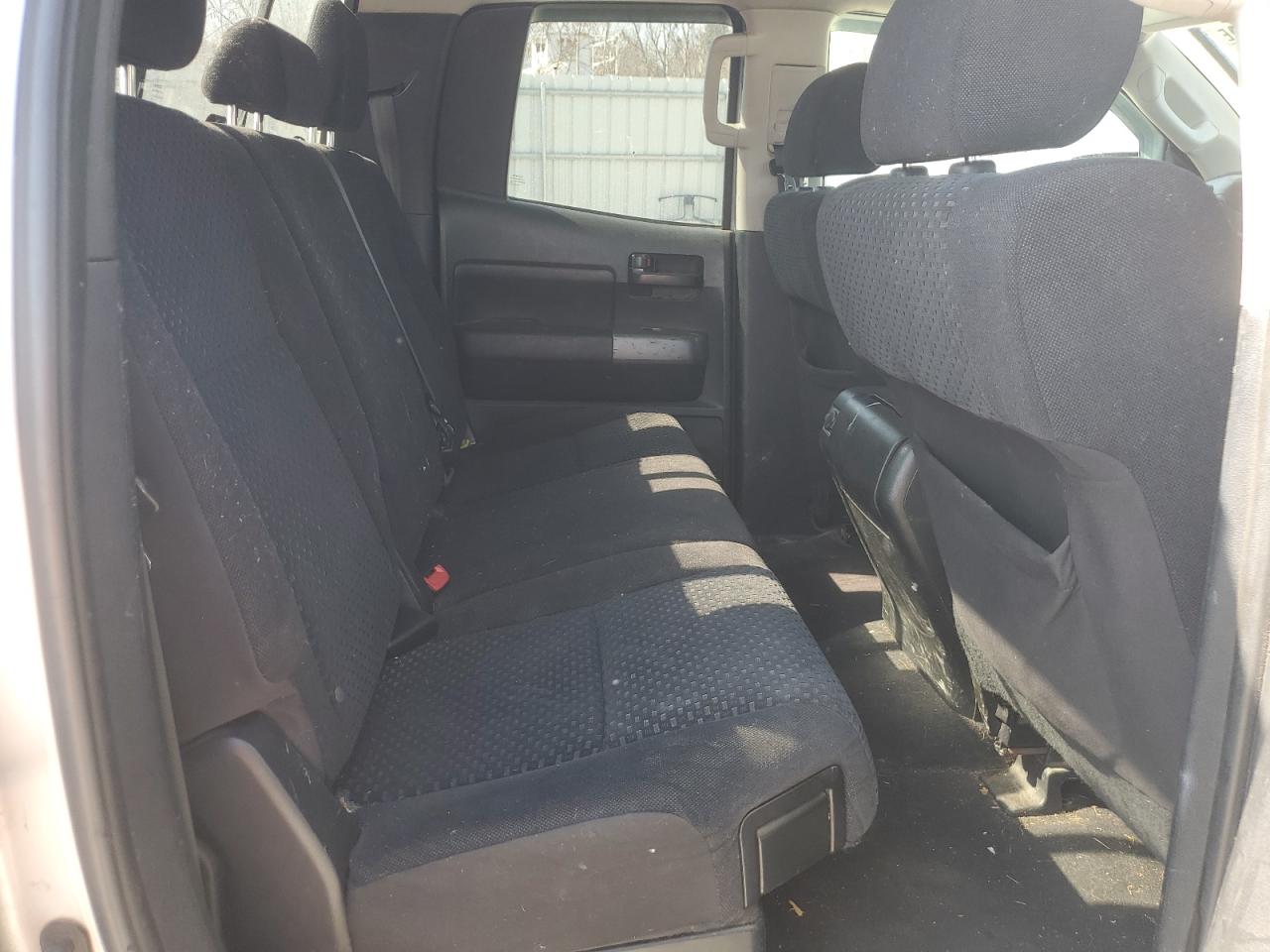 2010 Toyota Tundra - Image 10