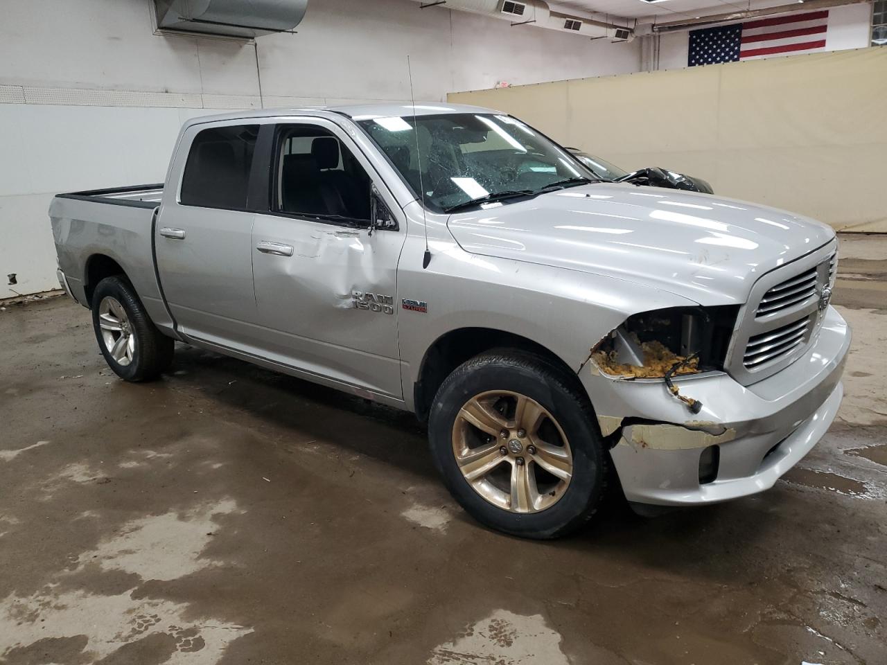 2016 RAM 1500 - Image 4