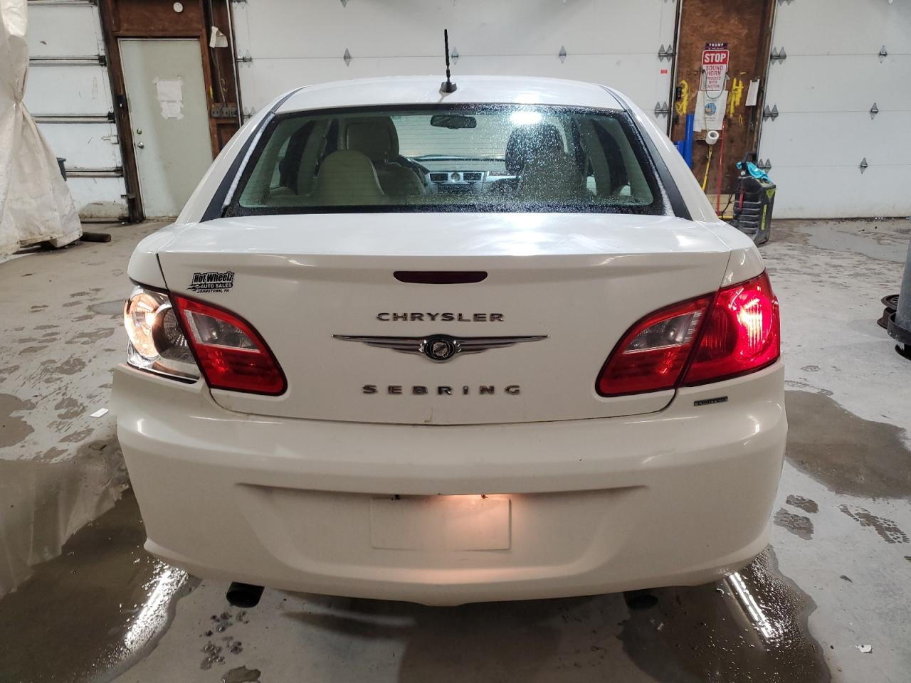 2010 Chrysler Sebring - Image 6