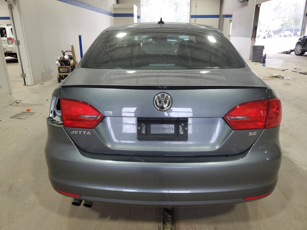 2014 Volkswagen Jetta - Image 6
