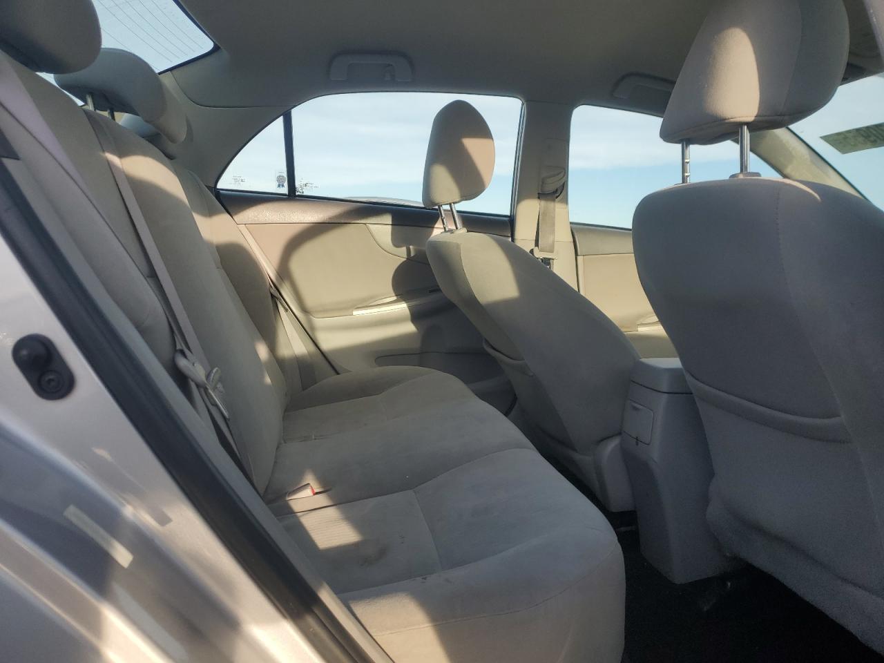 2010 Toyota Corolla - Image 10