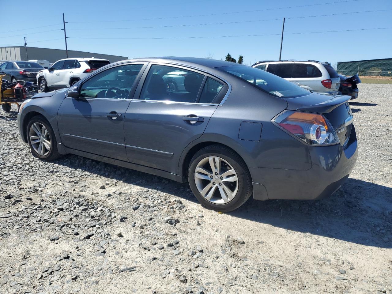 2010 Nissan Altima - Image 2