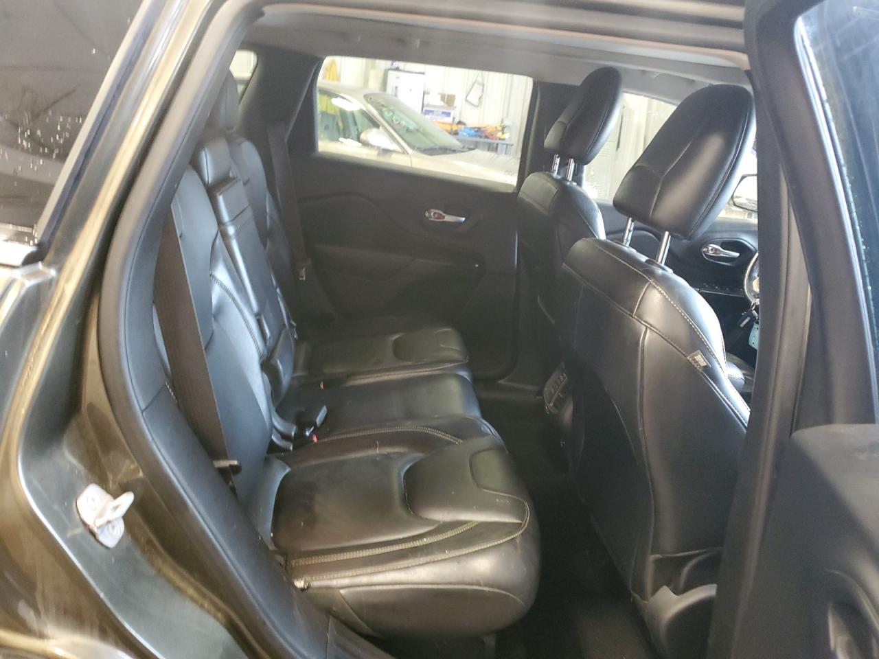 2014 Jeep Grand Cherokee - Image 11
