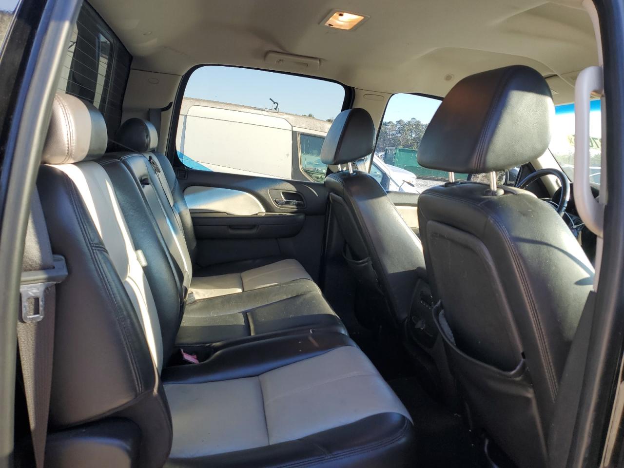 2008 GMC Sierra - Image 11