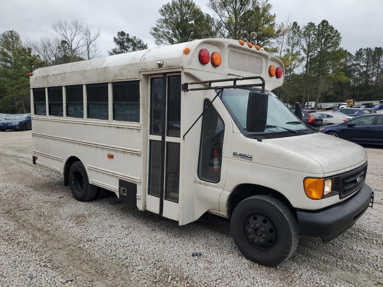 2006 Ford Econoline - Image 9