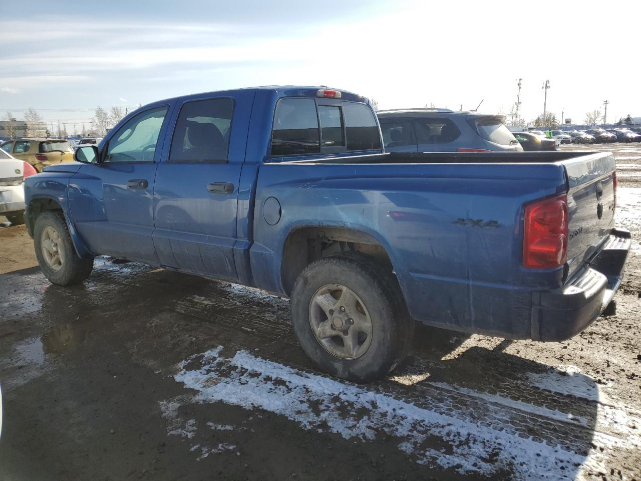 2011 Dodge Dakota - Image 2