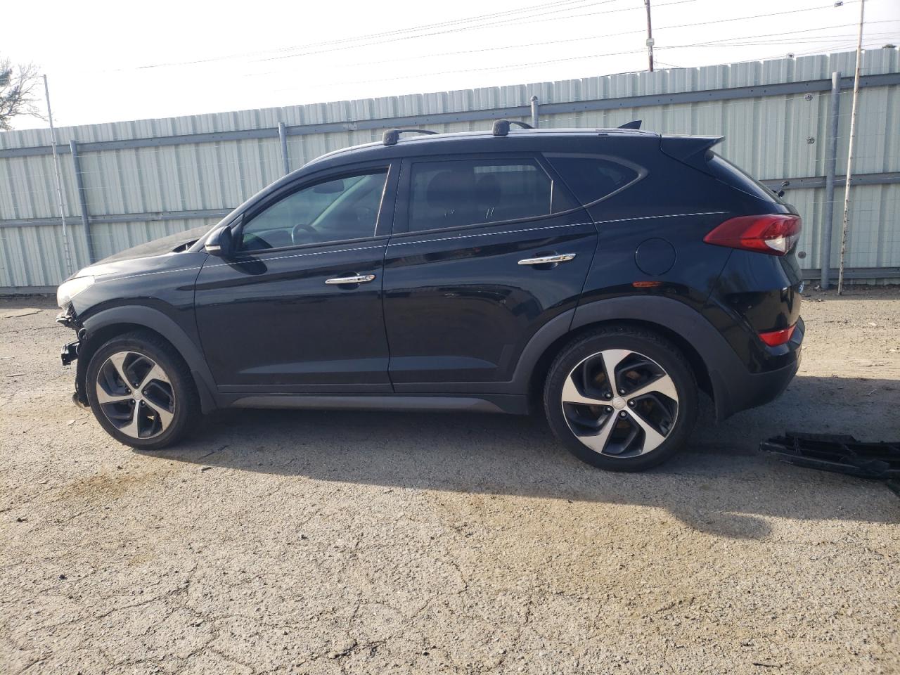 2016 Hyundai Tucson - Image 2