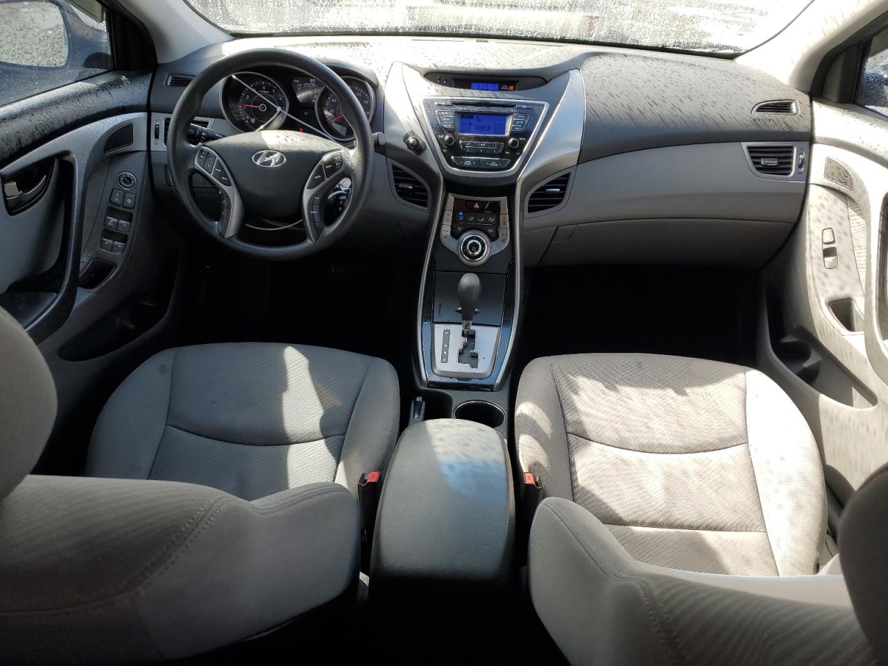 2013 Hyundai Elantra - Image 8