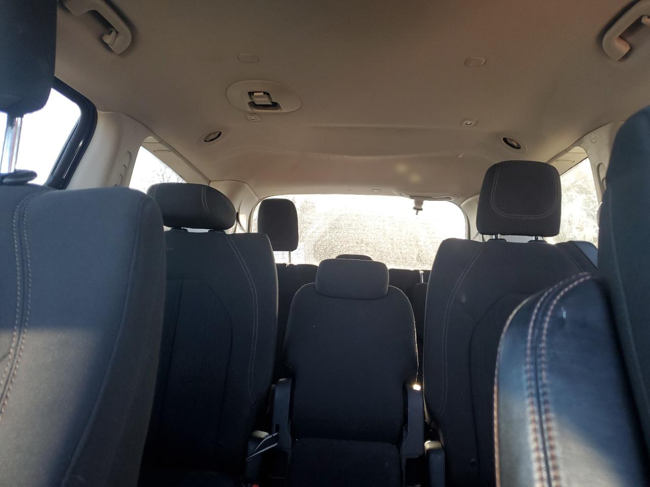 2017 Chrysler Pacifica - Image 10