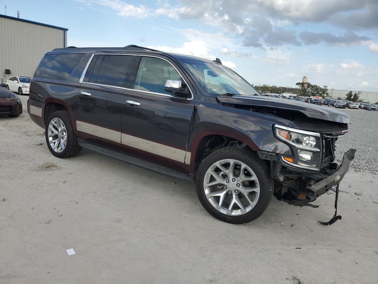 2016 Chevrolet Suburban - Image 4