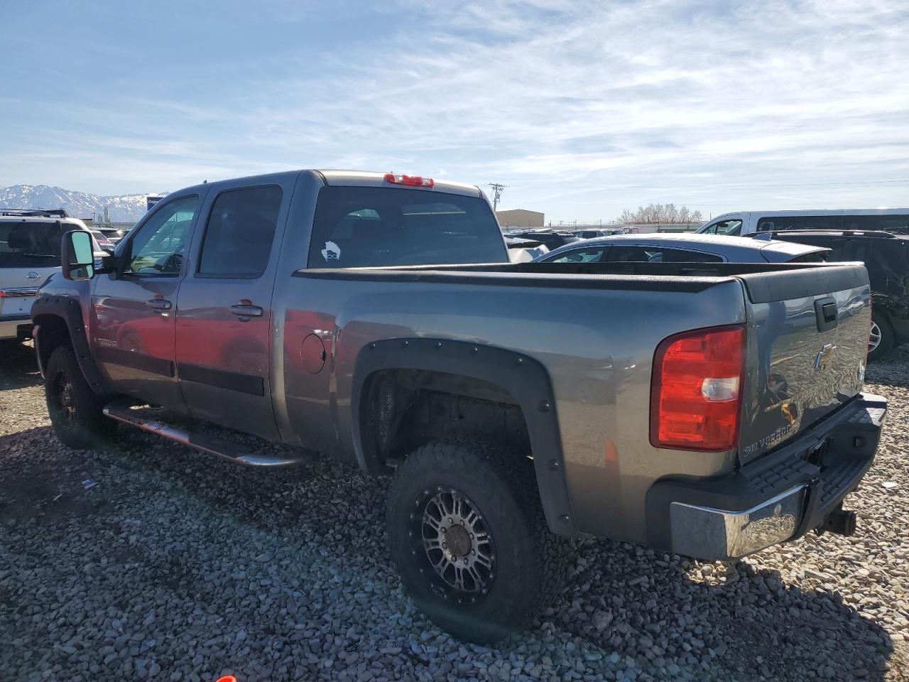 2007 Chevrolet Silverado - Image 2