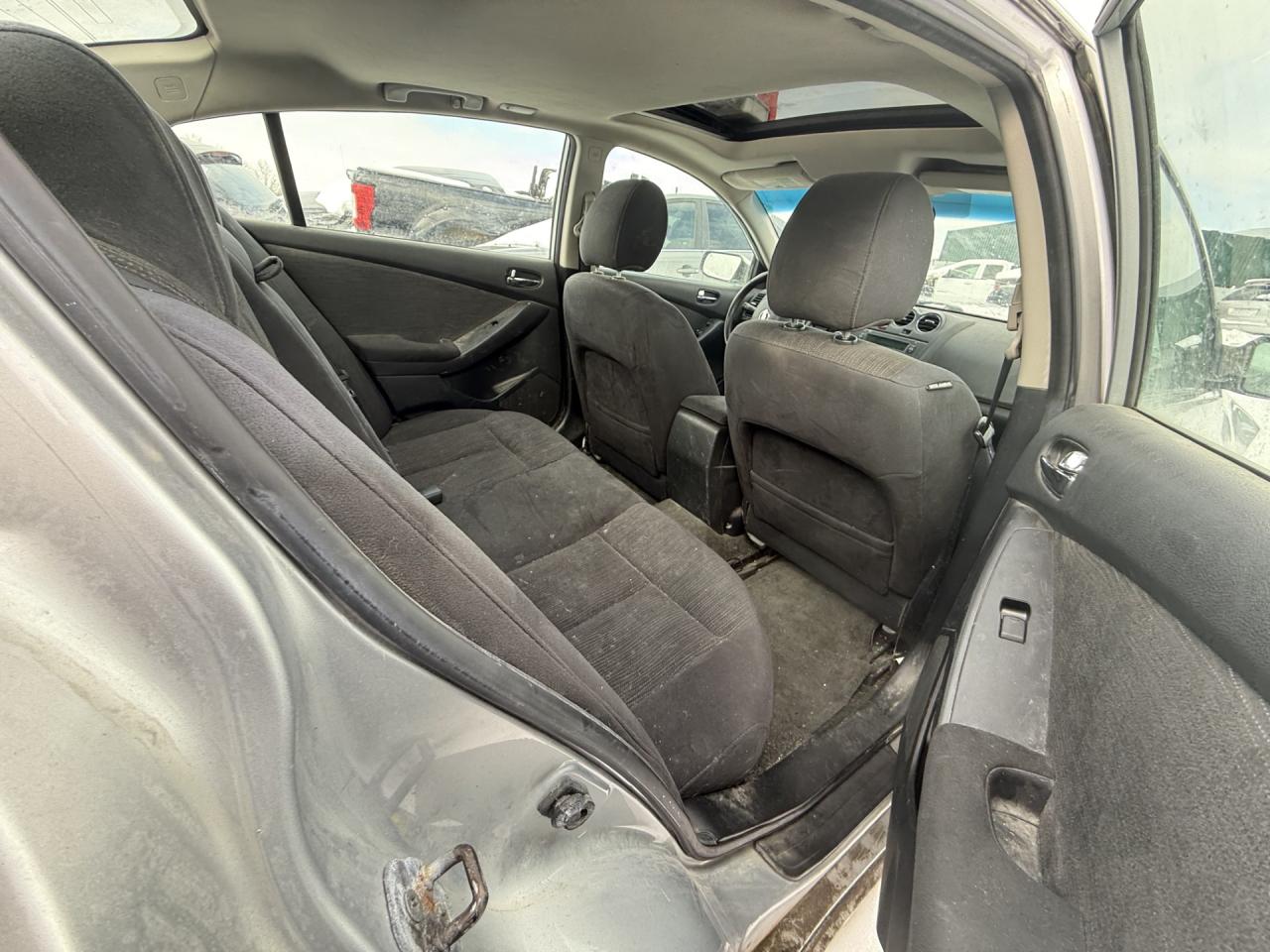 2010 Nissan Altima - Image 9