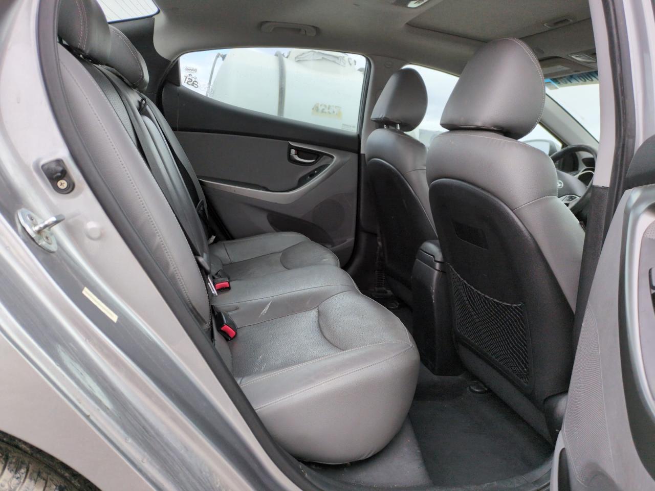 2012 Hyundai Elantra - Image 10