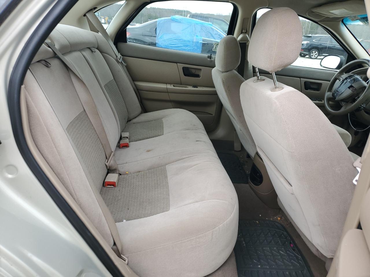 2007 Ford Taurus - Image 11
