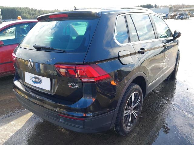 2016 VOLKSWAGEN TIGUAN SE