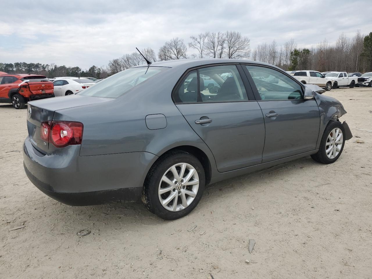 2010 Volkswagen Jetta - Image 3