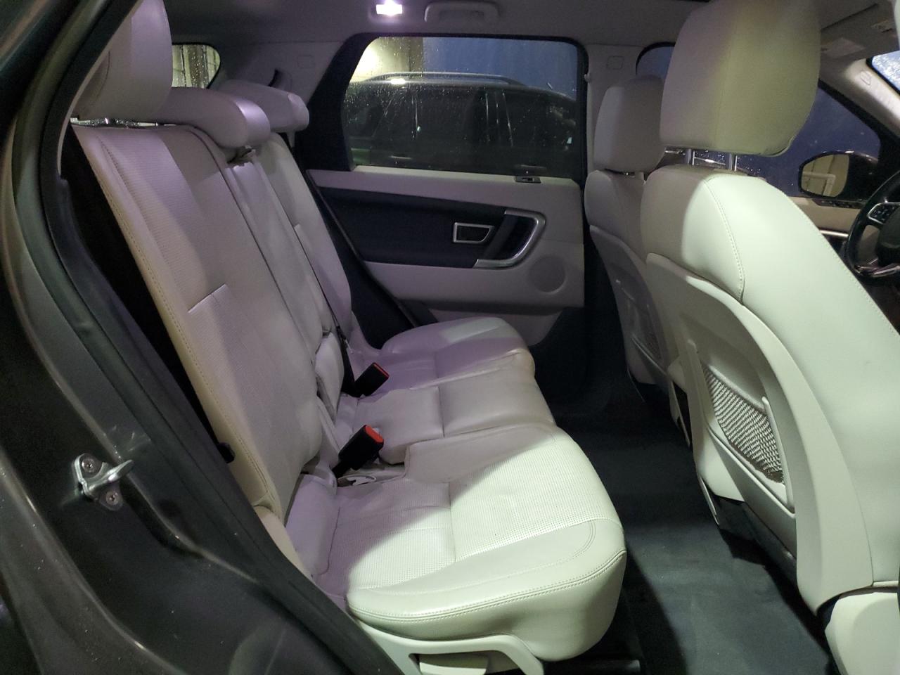 2016 Land Rover Discovery - Image 11