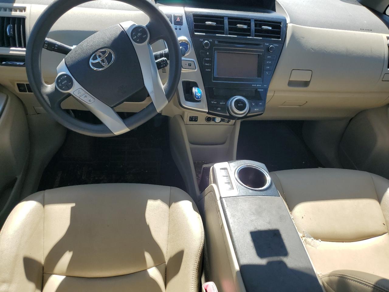 2012 Toyota Prius - Image 8