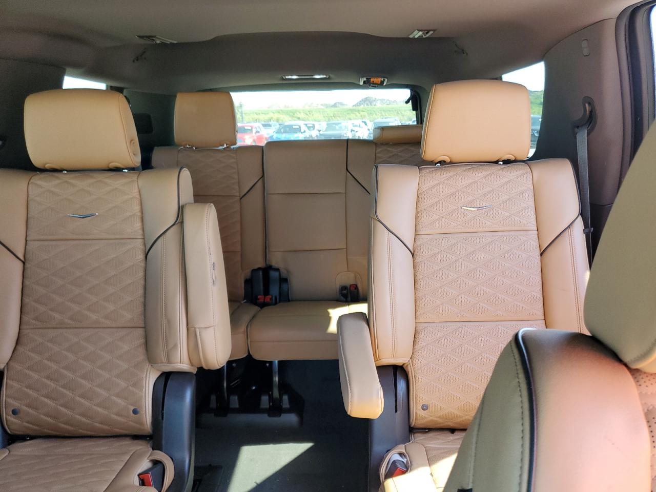 2022 Cadillac Escalade - Image 10