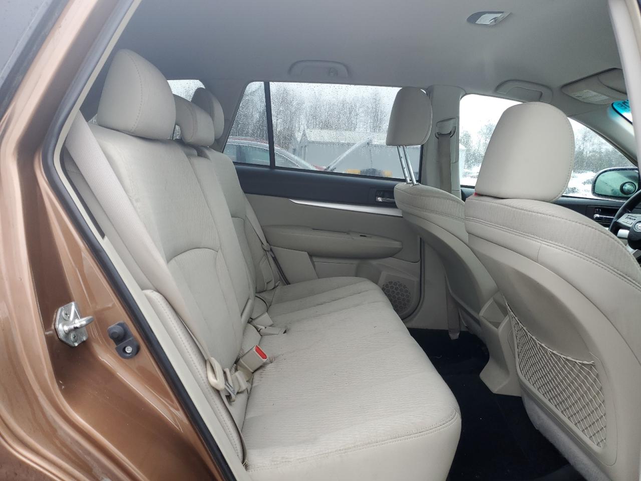 2011 Subaru Outback - Image 11