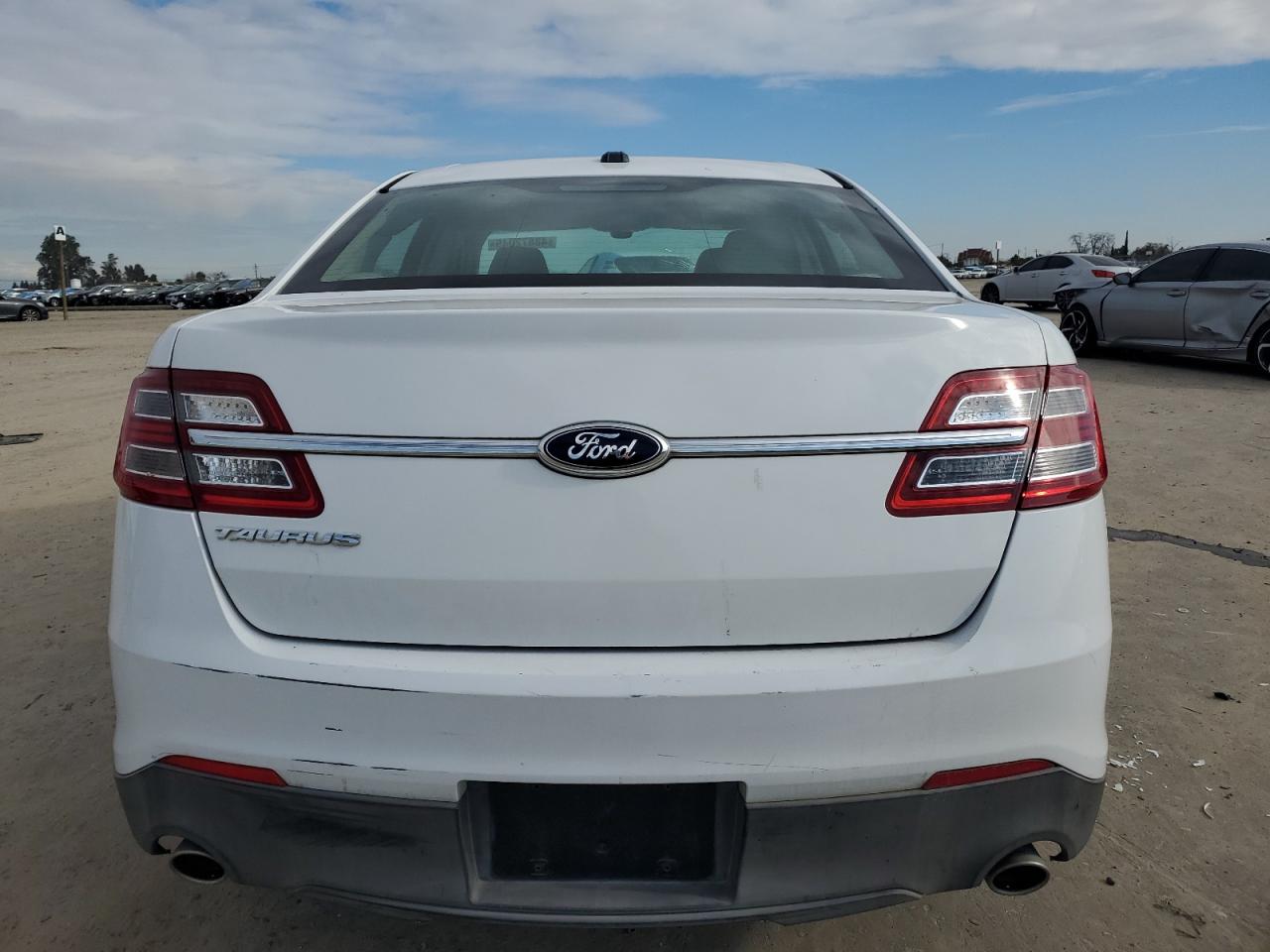 2013 Ford Taurus - Image 6