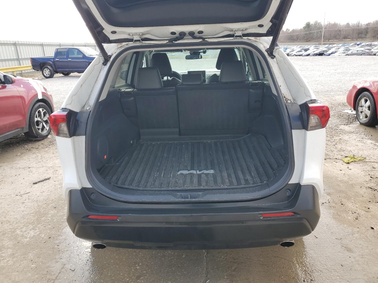 2019 Toyota RAV 4 - Image 6