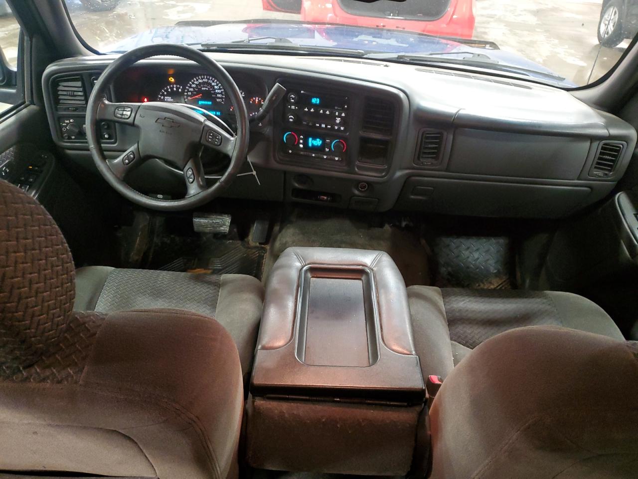 2003 Chevrolet Avalanche - Image 8