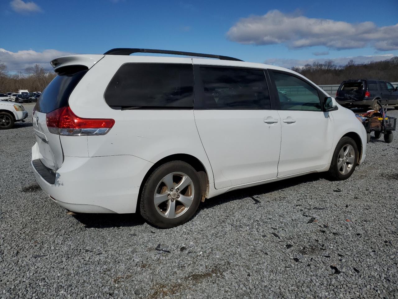 2011 Toyota Sienna - Image 3