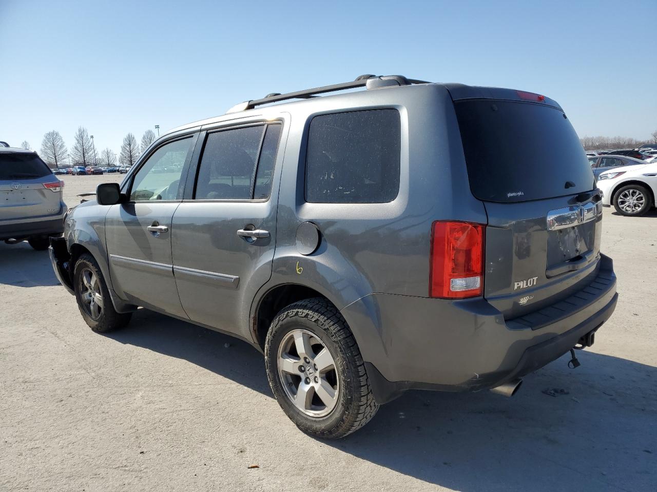 2010 Honda Pilot - Image 2