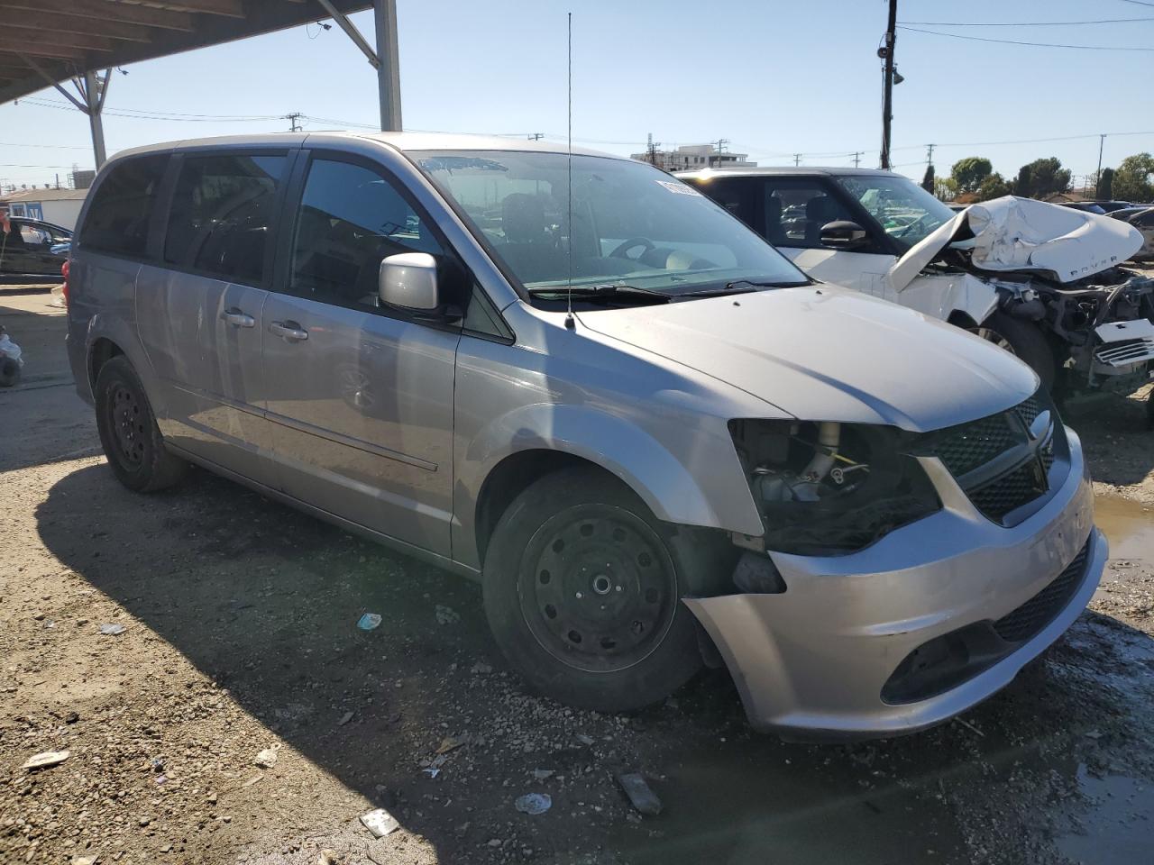 2015 Dodge Caravan - Image 4