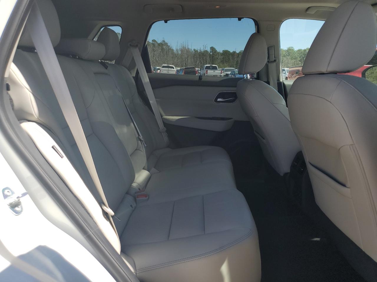 2021 Nissan Rogue - Image 11