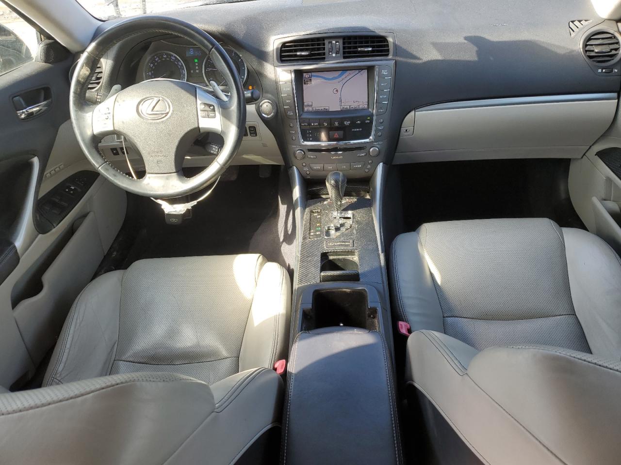 2011 Lexus IS - Image 8