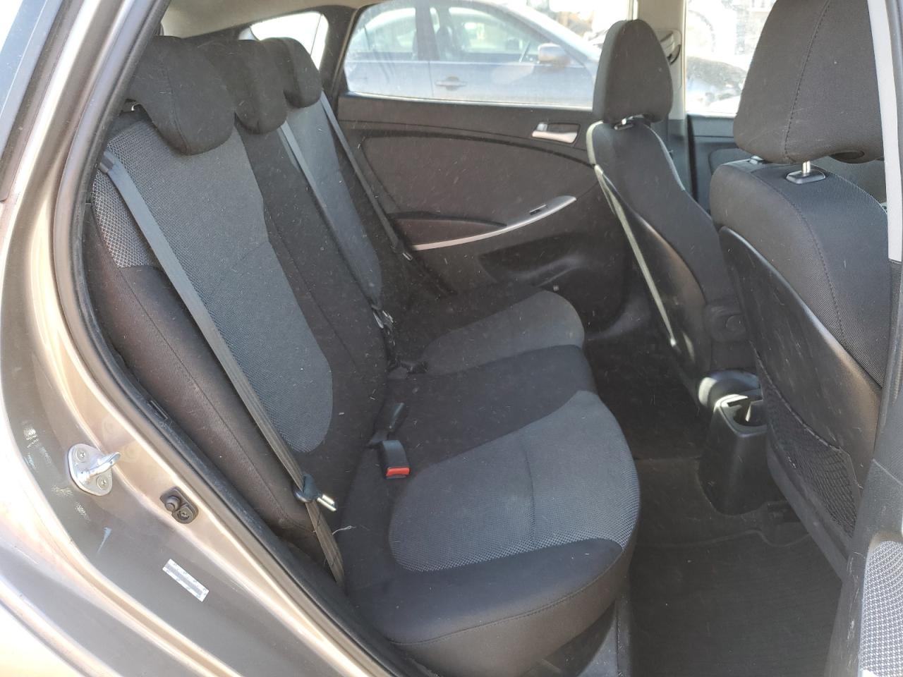 2014 Hyundai Accent - Image 10