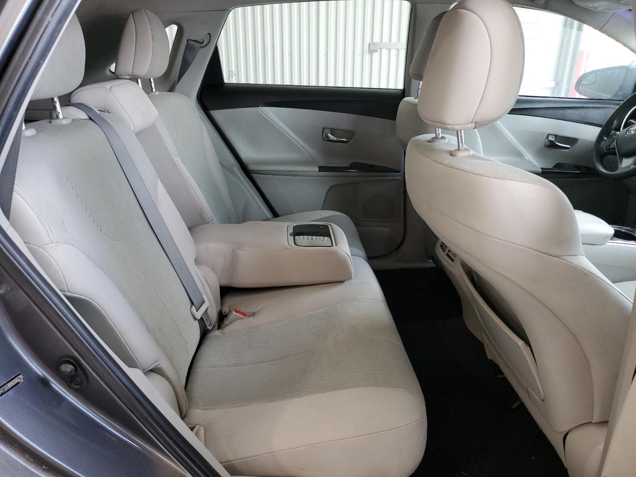 2013 Toyota Venza - Image 11