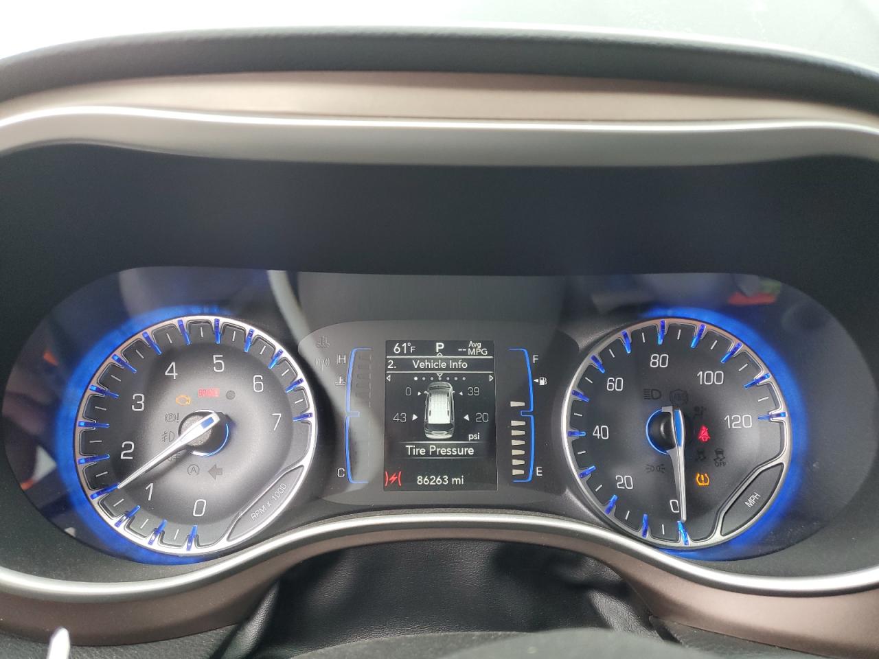 2018 Chrysler Pacifica - Image 9