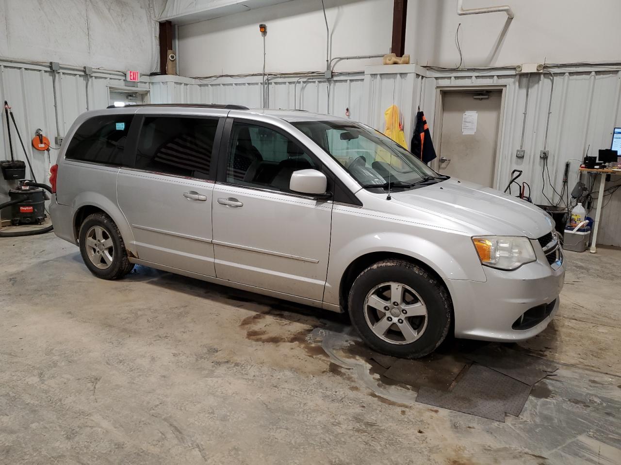 2011 Dodge Caravan - Image 4